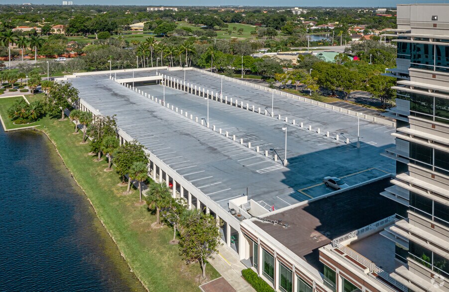 1200 S Pine Island Rd, Plantation, FL à louer - Photo du bâtiment - Image 3 de 11