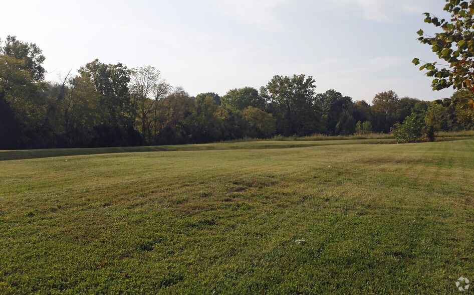 100 Rutland Rd NW, Mount Juliet, TN à vendre - Photo du bâtiment - Image 2 de 5