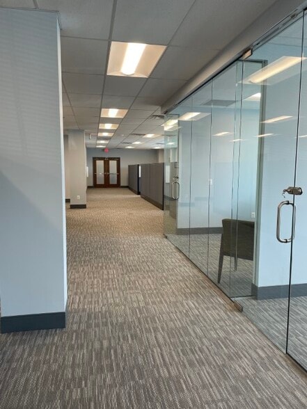 400 Corporate Dr, Stafford, VA for lease - Interior Photo - Image 2 of 12