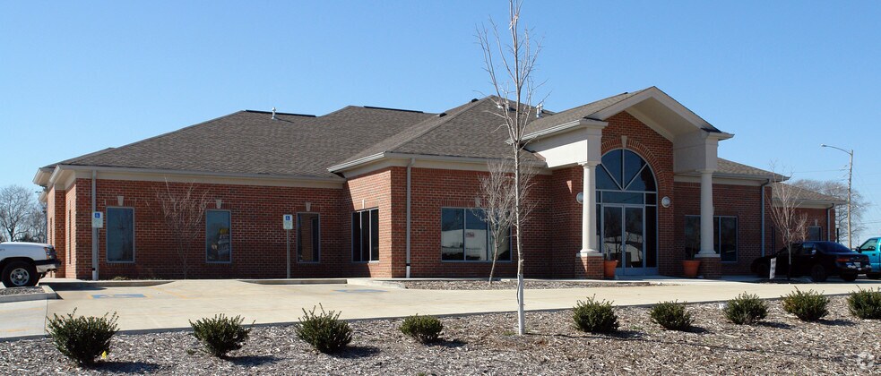 351 Quecreek Cir, Smyrna, TN à louer - Photo du bâtiment - Image 2 de 4