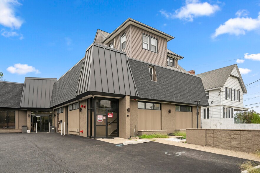 35 Pangborn Pl, Hackensack, NJ à louer - Photo du bâtiment - Image 2 de 27