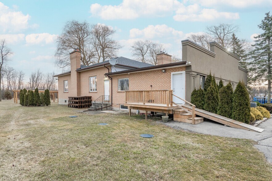 288 Kemp Rd W, Grimsby, ON for sale - Primary Photo - Image 1 of 2