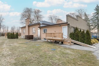 Plus de détails pour 288 Kemp Rd W, Grimsby, ON - Vente au détail à vendre