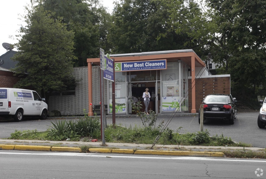 1502 Main St, Port Jefferson, NY for sale - Primary Photo - Image 1 of 7