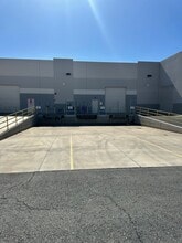 8932 W Cactus Rd, Peoria, AZ à louer Photo du bâtiment- Image 2 de 2