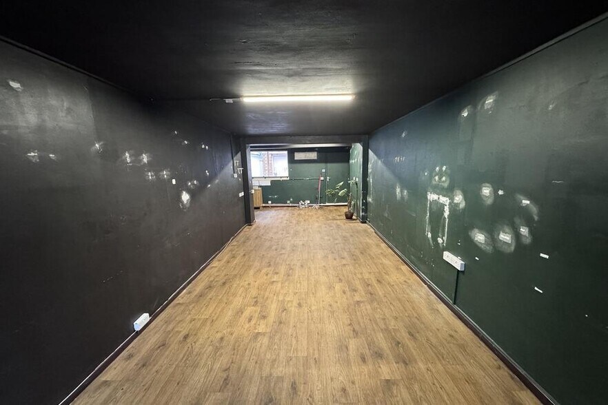 74-76 Wollaton Rd, Beeston à louer - Photo du bâtiment - Image 2 de 23