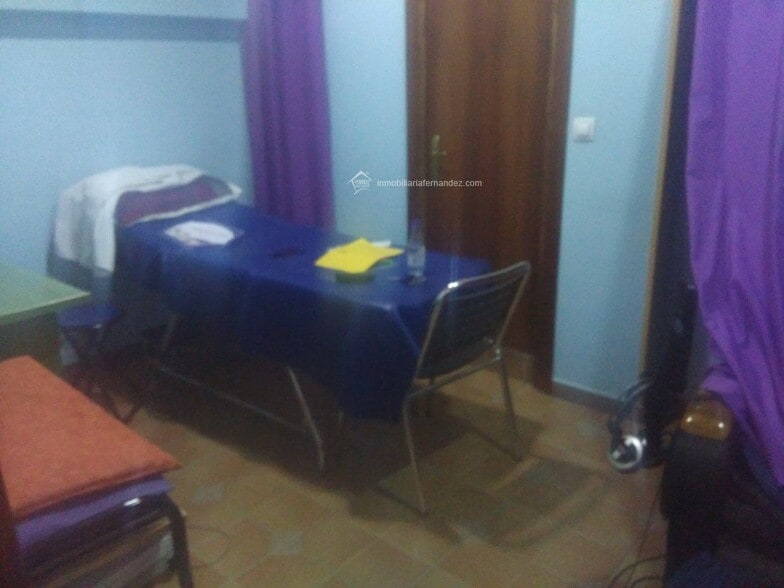 Retail in Cáceres for lease - Building Photo - Image 1 of 4