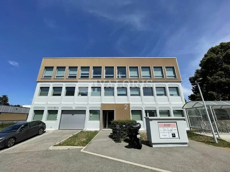 Bureau dans Dardilly à louer - Photo du bâtiment - Image 1 de 11