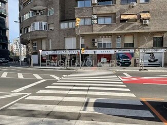 Plus de détails pour Multi-résidentiel à vendre