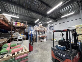 Plus de détails pour Bureau, Local d'activités à louer