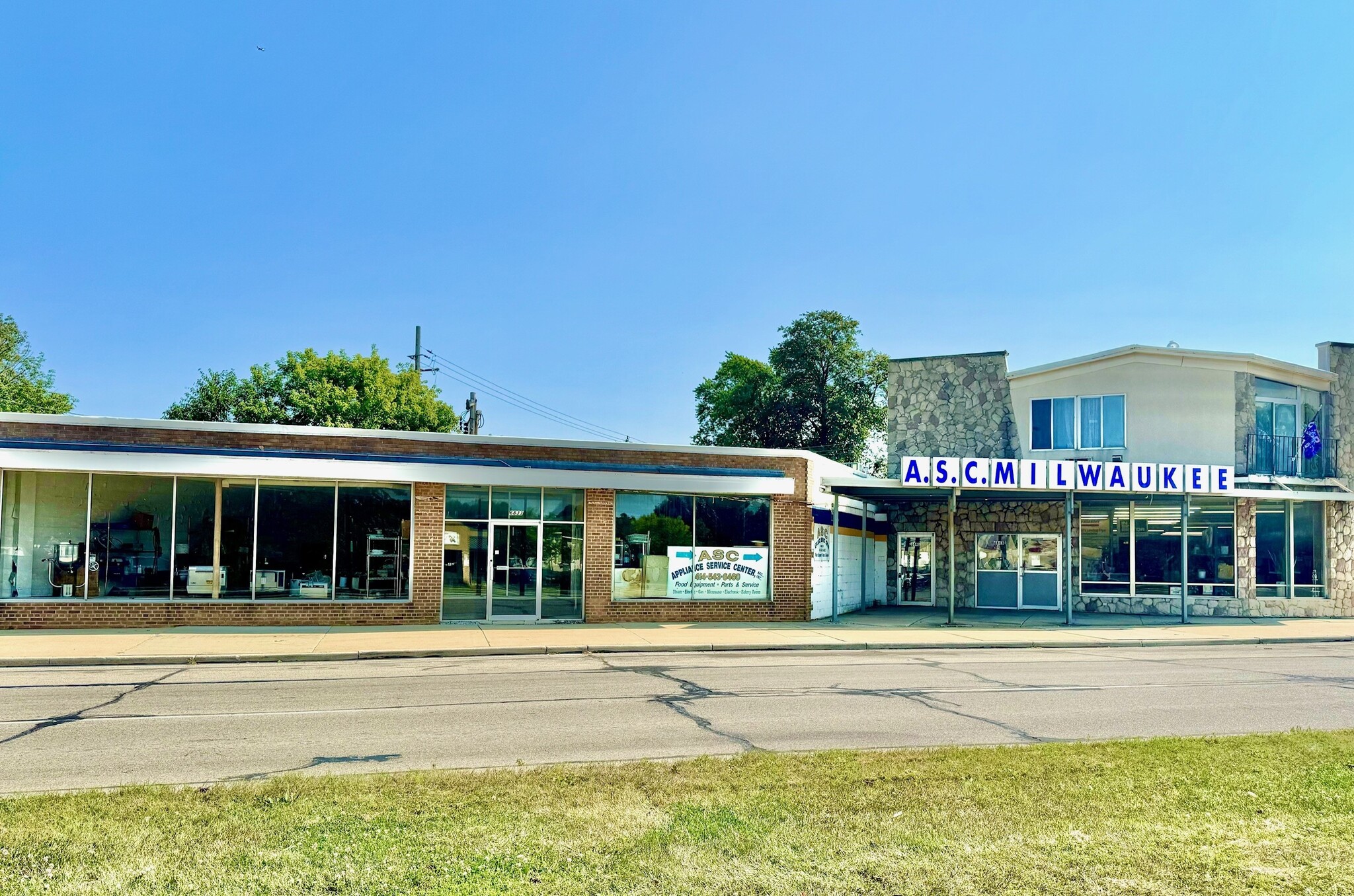 6841 W Beloit Rd, West Allis, WI à vendre Photo du bâtiment- Image 1 de 4