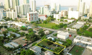 Plus de détails pour 144 NE 22nd St, Miami, FL - Terrain à vendre