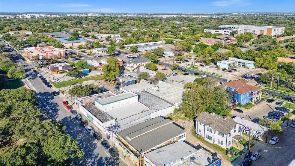 1314 W Hickory St, Denton, TX à vendre - Photo du bâtiment - Image 3 de 12