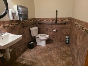 910 15th St, Washington, NC for lease Interior Photo- Image 2 of 13