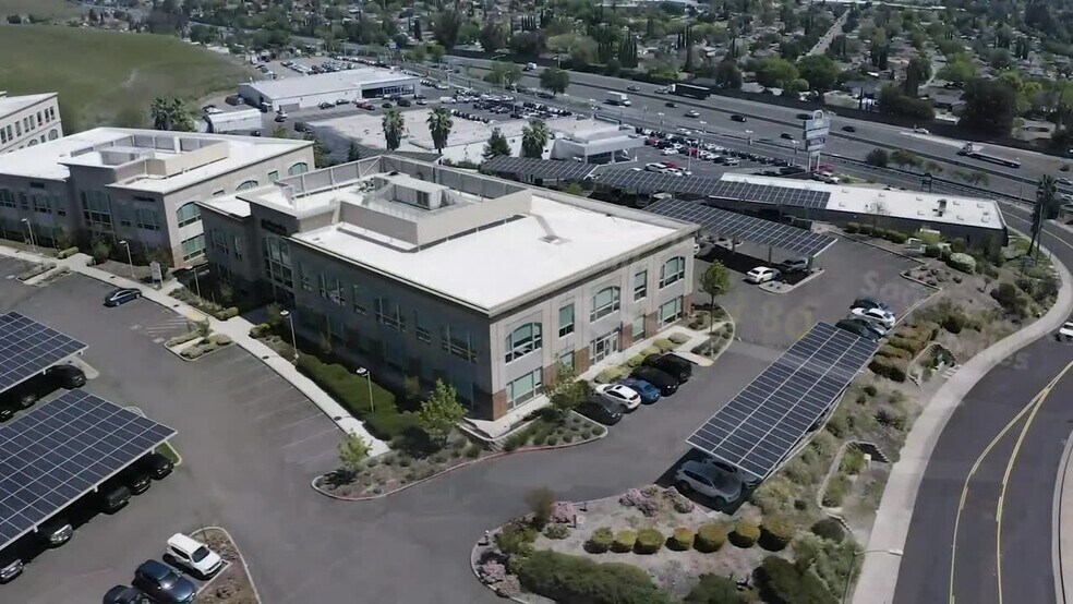 2480 Hilborn Rd, Fairfield, CA à louer - Vidéo sur l’inscription commerciale - Image 2 de 5