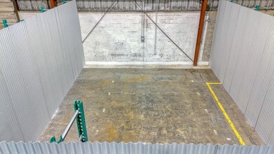 5806 N 53rd St, Tampa, FL for lease Interior Photo- Image 2 of 4