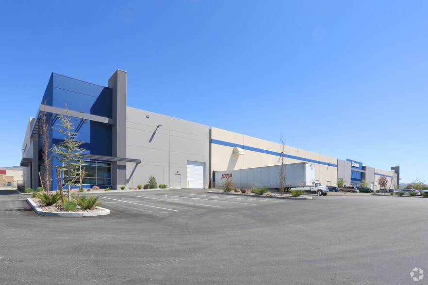 811-855 Sandhill Rd, Reno, NV for lease - Building Photo - Image 3 of 3