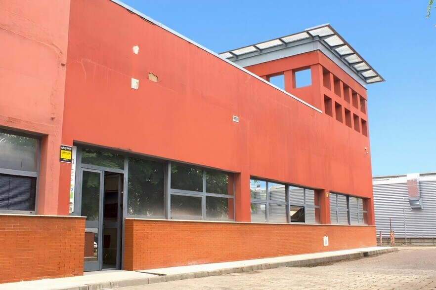 Calle Luis Fuentes Bejarano, 60, Sevilla, Sevilla for sale - Building Photo - Image 1 of 30