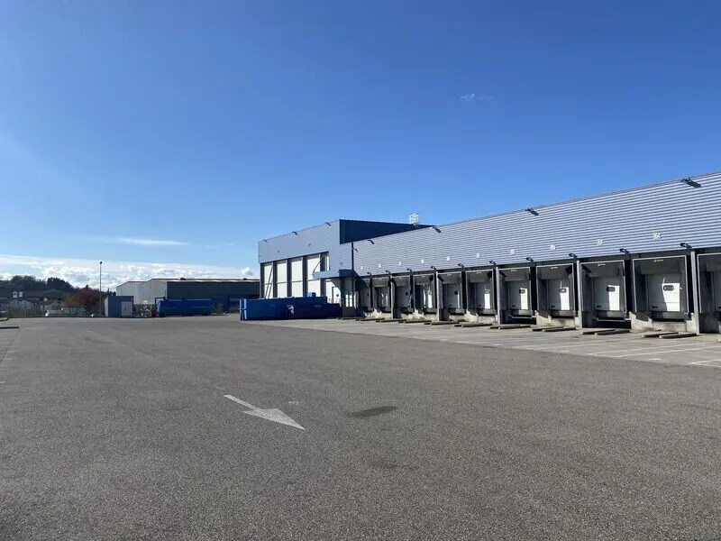 Chemin Du Buclay, Heyrieux for lease Building Photo- Image 1 of 5