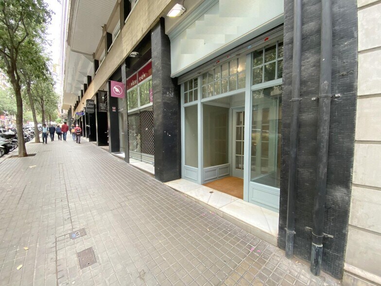Retail in Barcelona, Barcelona for lease - Interior Photo - Image 3 of 3