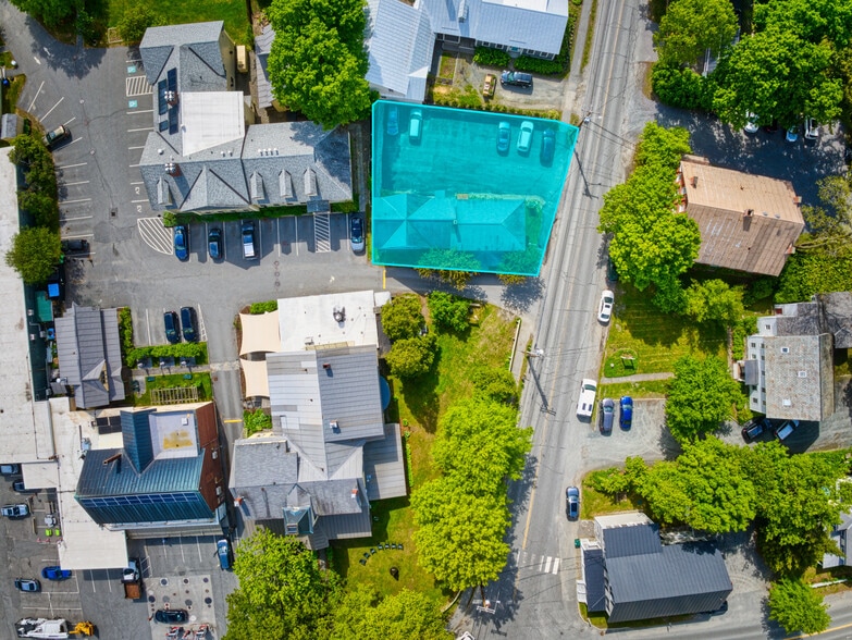 11 Beaver Meadow Rd, Norwich, VT for sale - Building Photo - Image 2 of 34