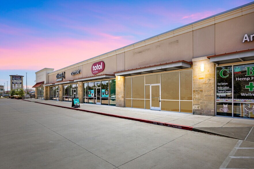 24401-24811 Katy Fwy, Katy, TX à louer - Photo du bâtiment - Image 1 de 8