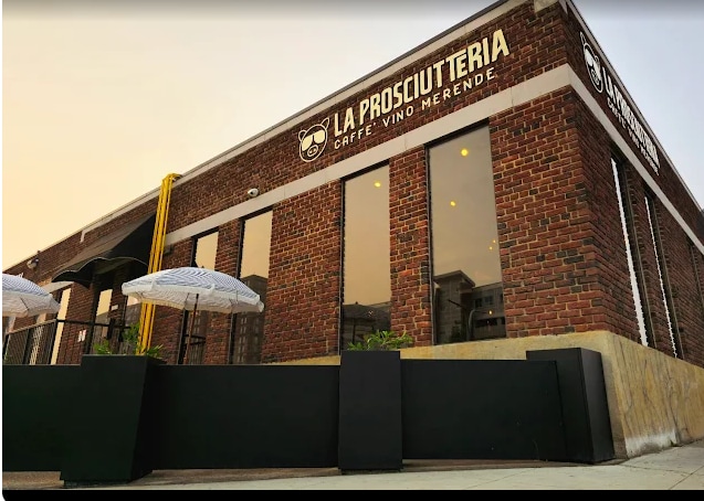 Plus de détails pour 10906 105 Av NW, Edmonton, AB - Commerce de détail à louer