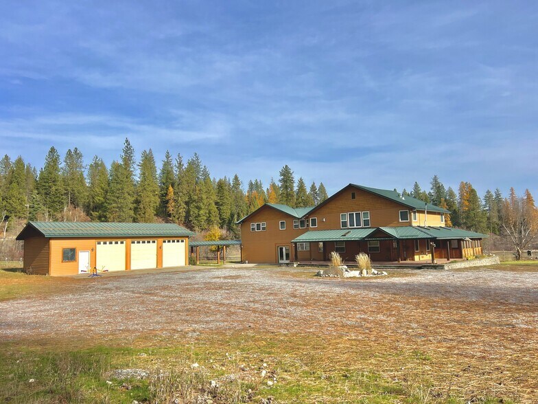 3378 Northport Flat Creek Rd, Kettle Falls, WA à vendre - Photo du bâtiment - Image 2 de 39