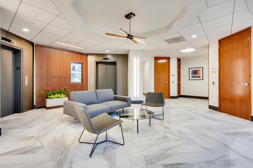 385 Inverness Pky, Englewood, CO à louer - Photo du bâtiment - Image 1 de 12