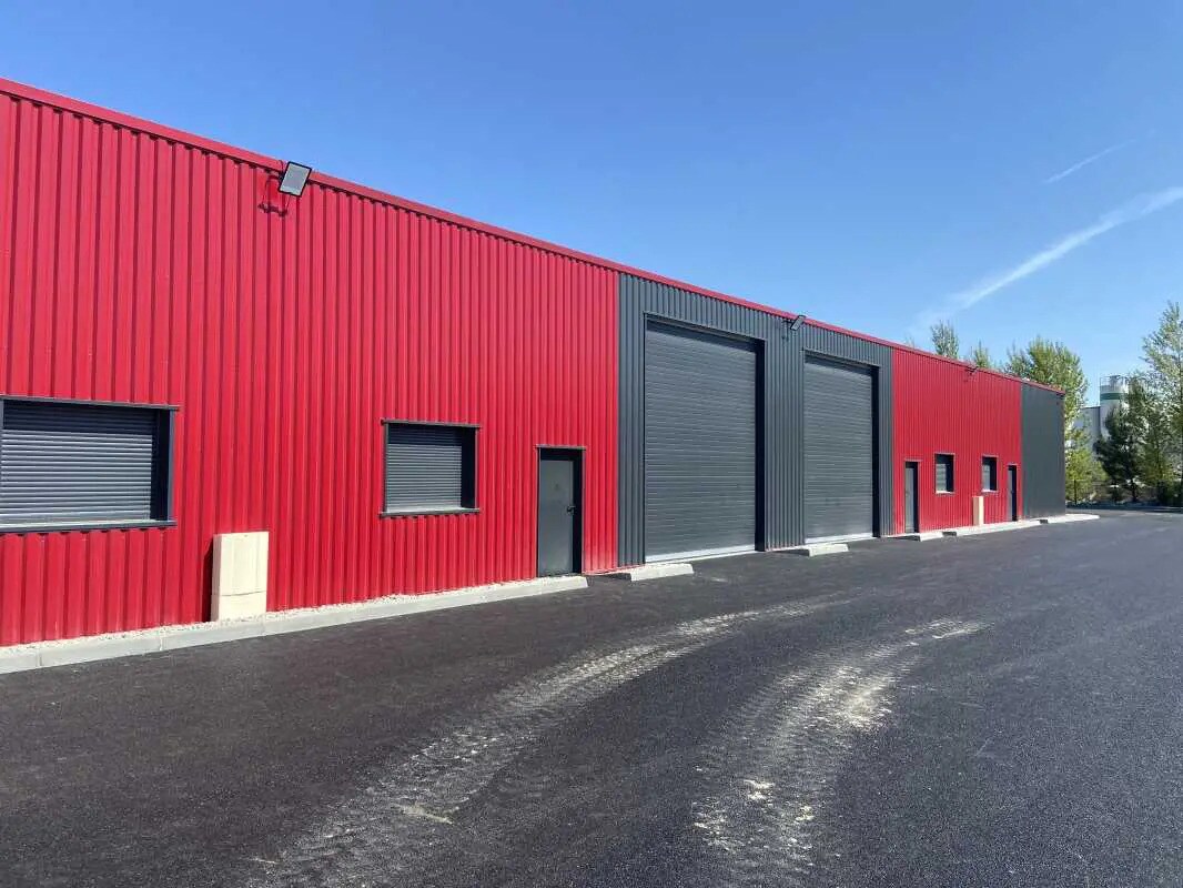 Flex in Saint-Jean-d'Illac for lease Building Photo- Image 1 of 9