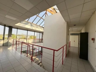 More details for Rue Charles Edouard Jeanneret, Poissy - Office for Lease