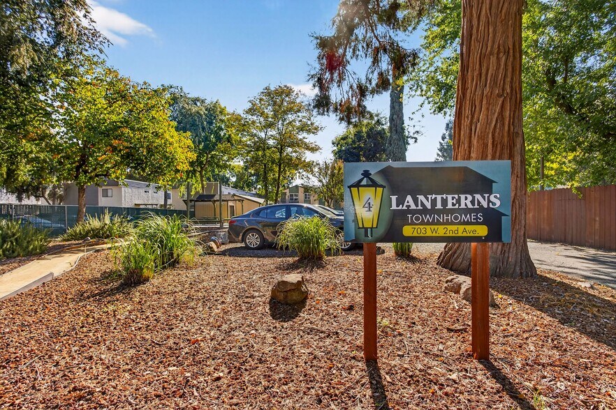 703 W 2nd Ave, Chico, CA à vendre - Photo du bâtiment - Image 2 de 26