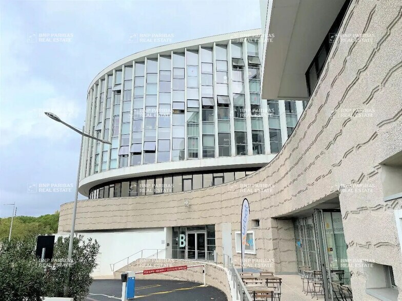 Office in Montpellier for lease - Building Photo - Image 2 of 10