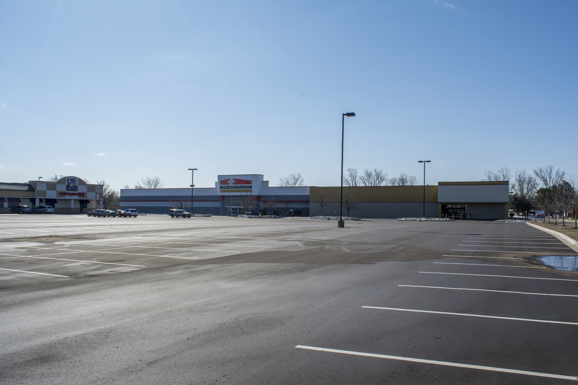 5421-5451 W Saginaw Hwy, Lansing, MI for lease Building Photo- Image 1 of 8