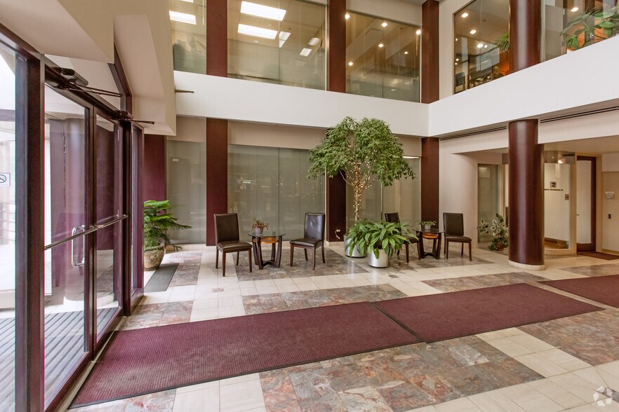 2000 Corporate Dr, Wexford, PA for lease - Building Photo - Image 1 of 9