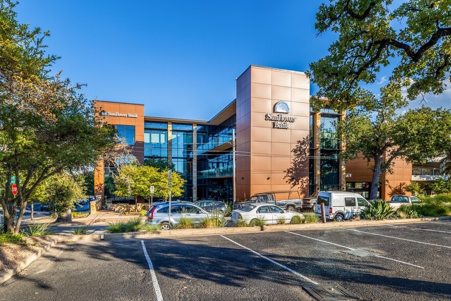 623 W 38th St, Austin, TX for lease - Building Photo - Image 2 of 7