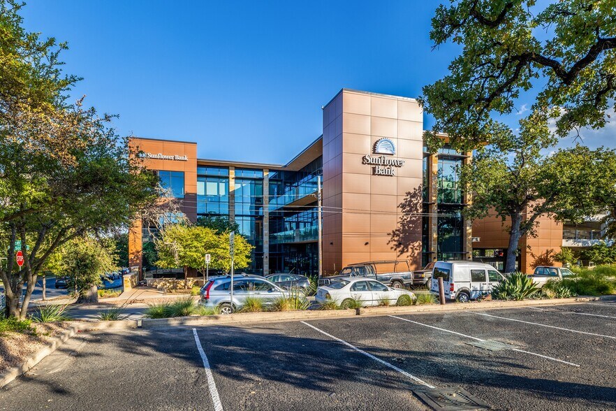 623 W 38th St, Austin, TX à louer - Photo du bâtiment - Image 2 de 7