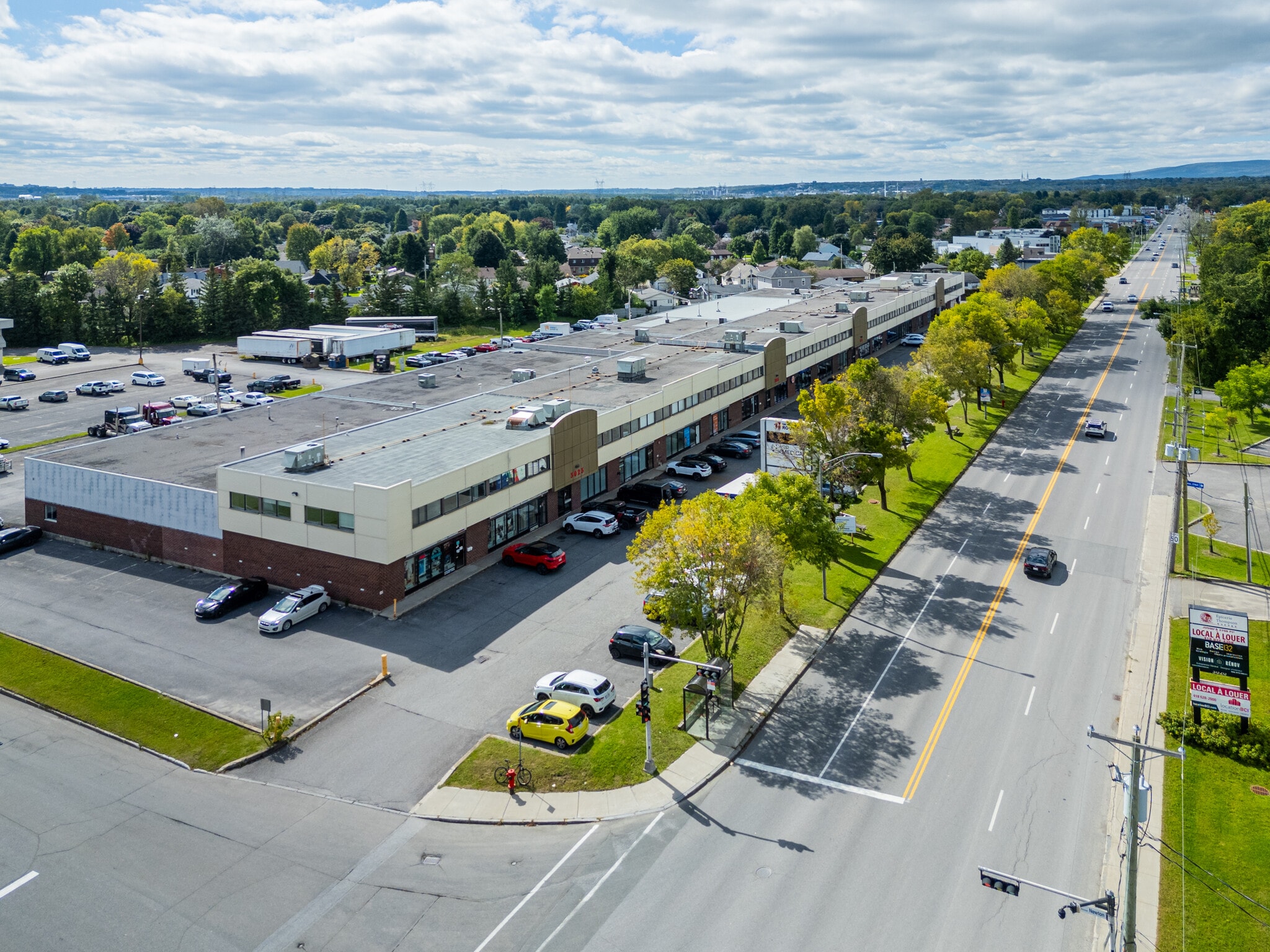3023 Boul Wilfrid-Hamel, Québec, QC for lease Primary Photo- Image 1 of 11
