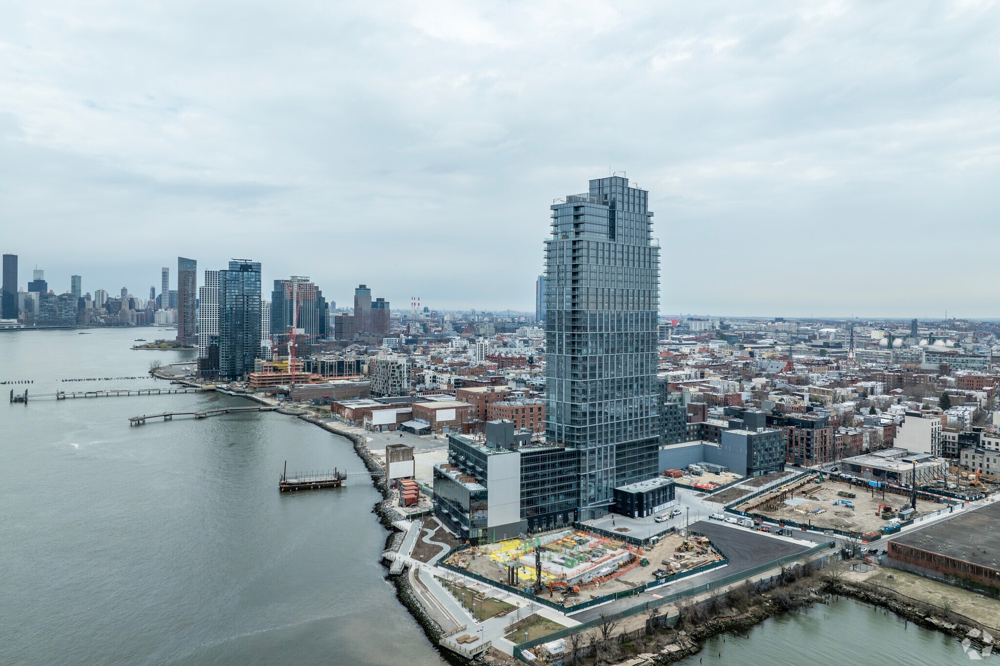 60 Wharf Dr, Brooklyn, NY for lease Primary Photo- Image 1 of 69