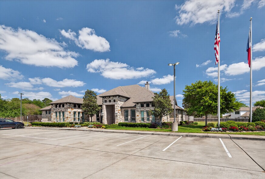 32400 SH 249, Pinehurst, TX à louer - Photo du bâtiment - Image 3 de 32