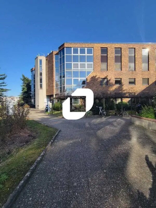 Bureau dans Saint-Denis à louer Photo du bâtiment- Image 1 de 6