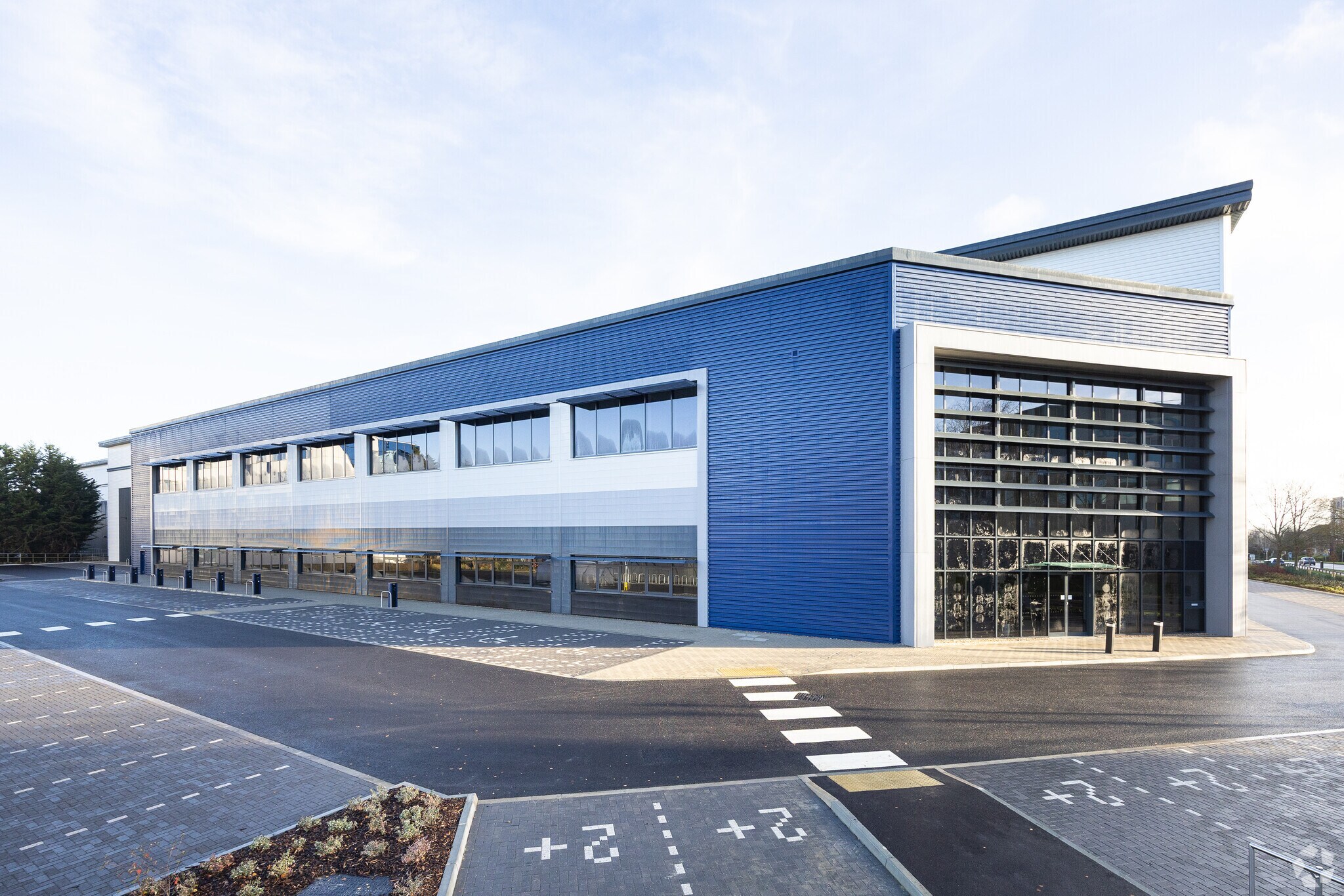 Fleming Way, Crawley à louer Photo du bâtiment- Image 1 de 36