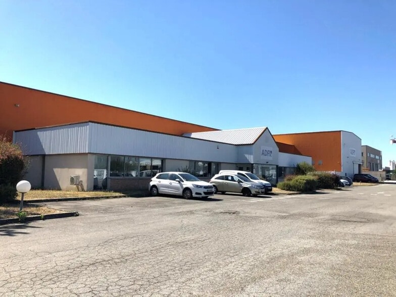 Flex in Tournefeuille for lease - Building Photo - Image 1 of 13