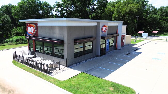 Plus de détails pour 901 E Main St, Tishomingo, OK - Commerce de détail à vendre