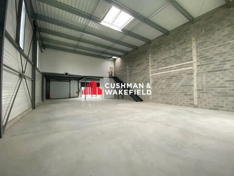 25 Rue Des Usines, Fenouillet for lease - Building Photo - Image 2 of 8