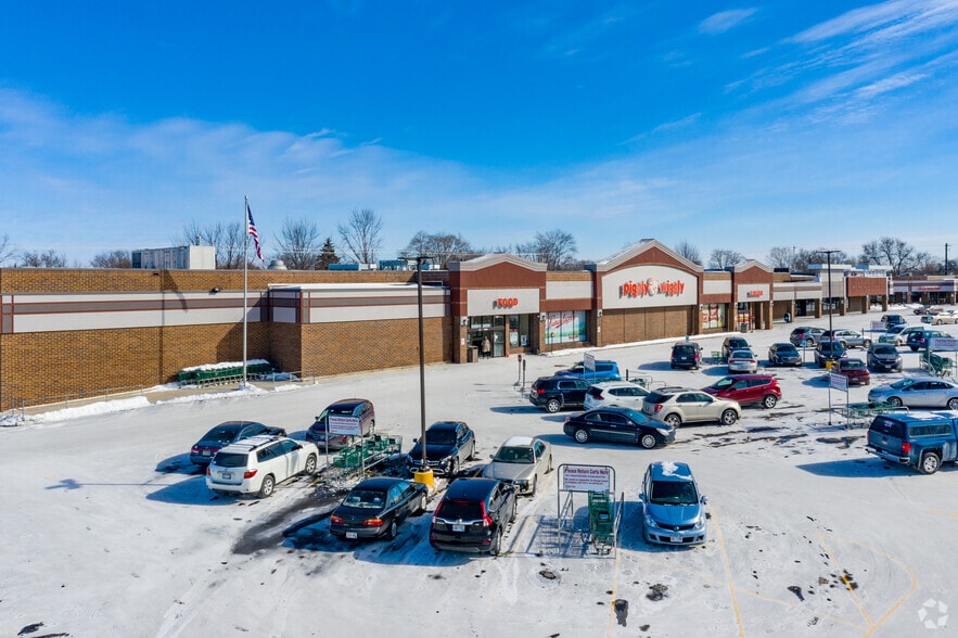 N81W15066-N81W15182 Appleton Ave, Menomonee Falls, WI for lease - Building Photo - Image 3 of 8