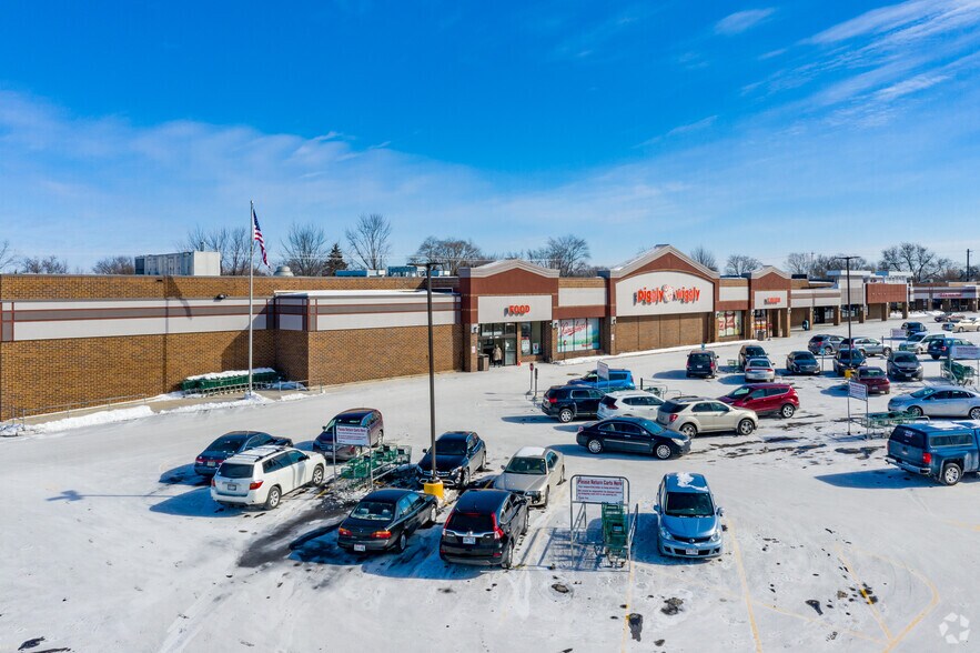 N81W15066-N81W15182 Appleton Ave, Menomonee Falls, WI à louer - Photo du bâtiment - Image 3 de 8