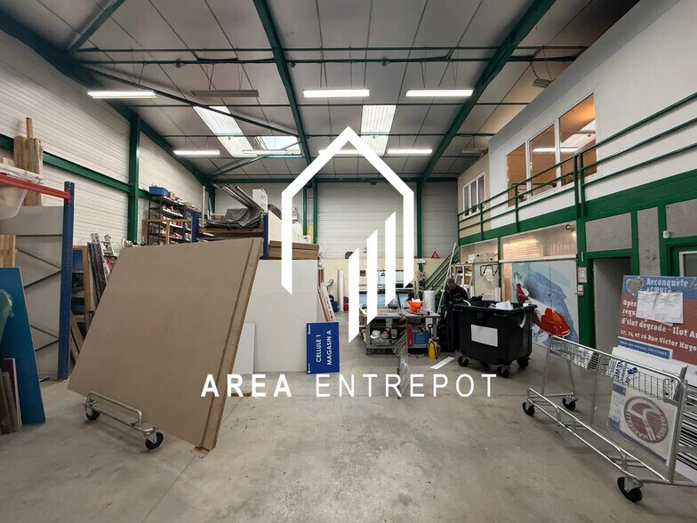 Flex in Gémenos for lease - Interior Photo - Image 2 of 9