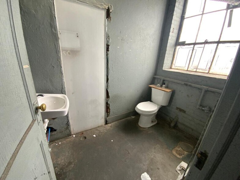 162 Astor St, Newark, NJ à louer - Photo intérieure - Image 1 de 7