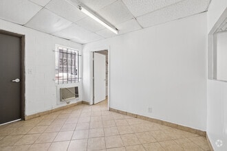 7001 Mullins Dr, Houston, TX à louer Photo intérieure- Image 1 de 4